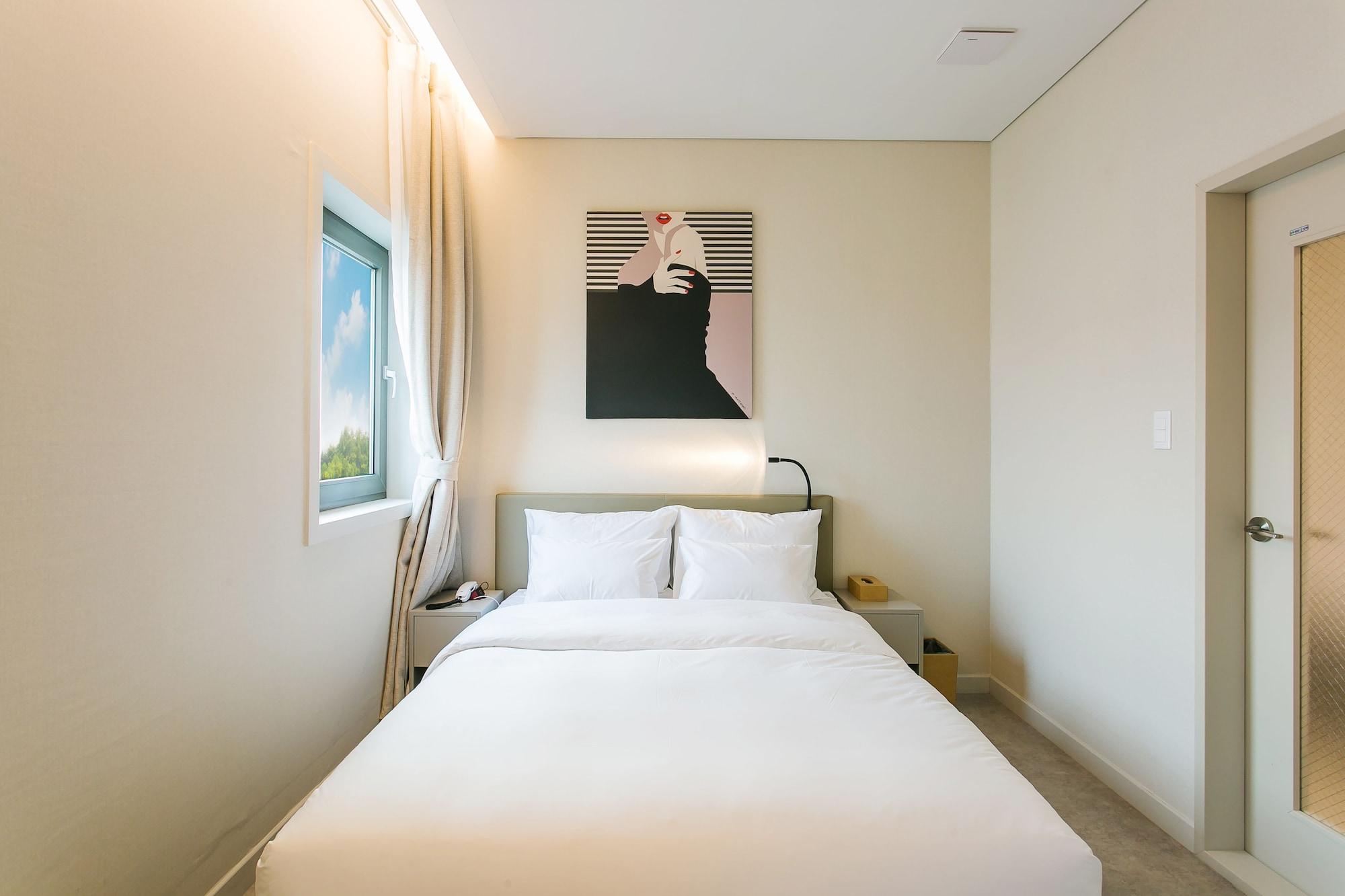 H Avenue Hotel Idae Shinchon Сеул Екстер'єр фото
