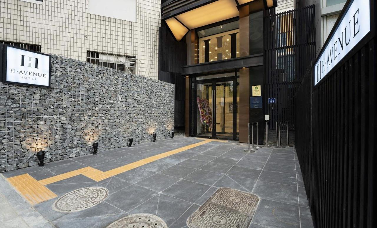H Avenue Hotel Idae Shinchon Сеул Екстер'єр фото