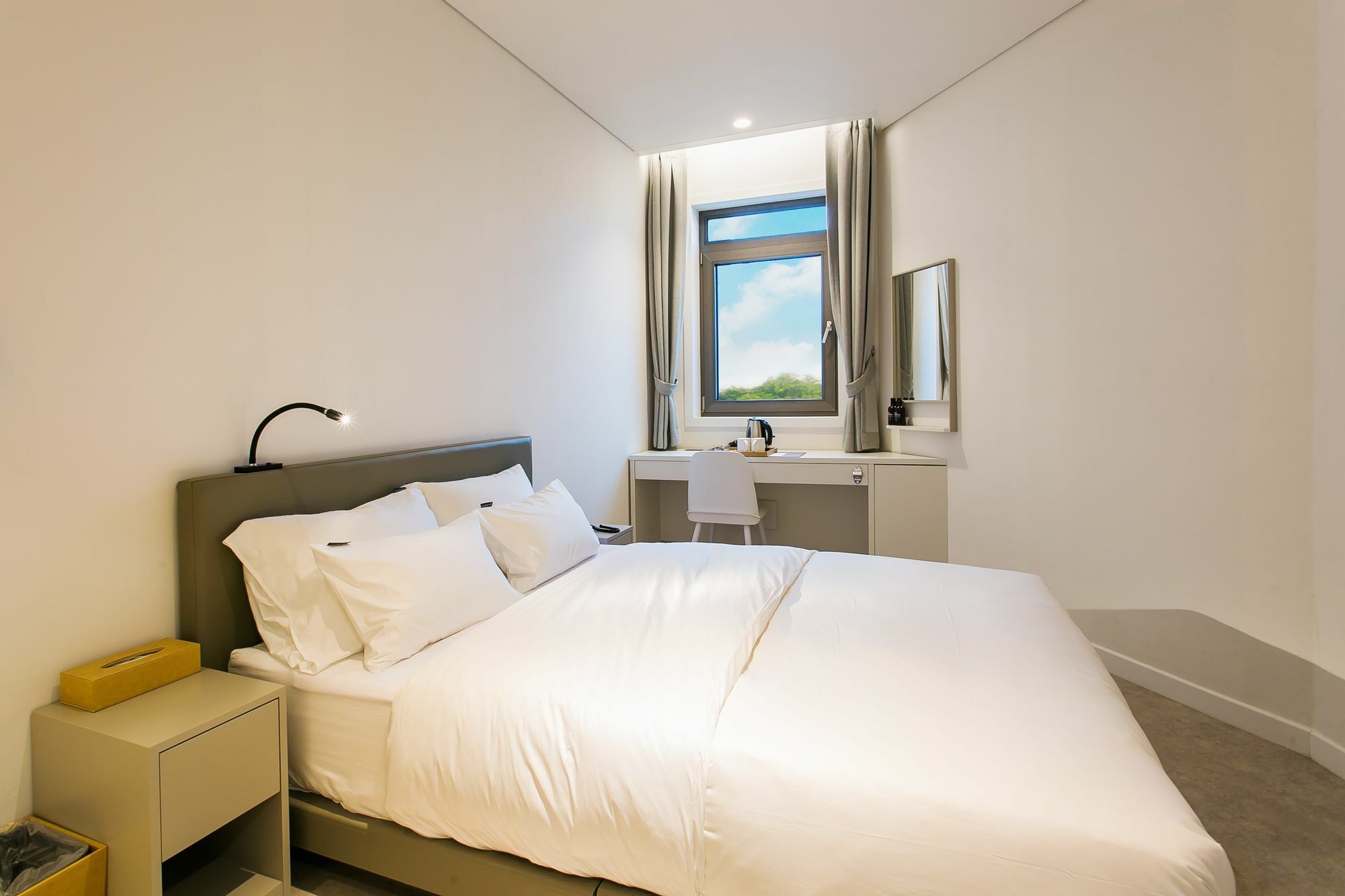 H Avenue Hotel Idae Shinchon Сеул Екстер'єр фото