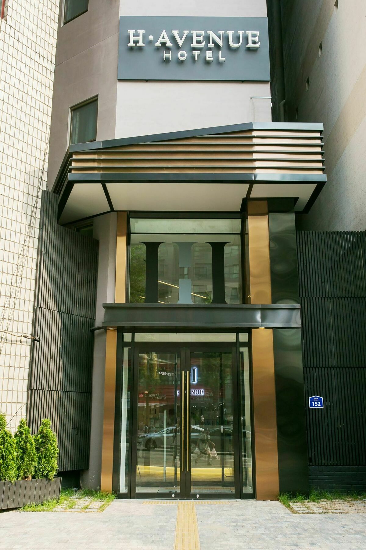 H Avenue Hotel Idae Shinchon Сеул Екстер'єр фото