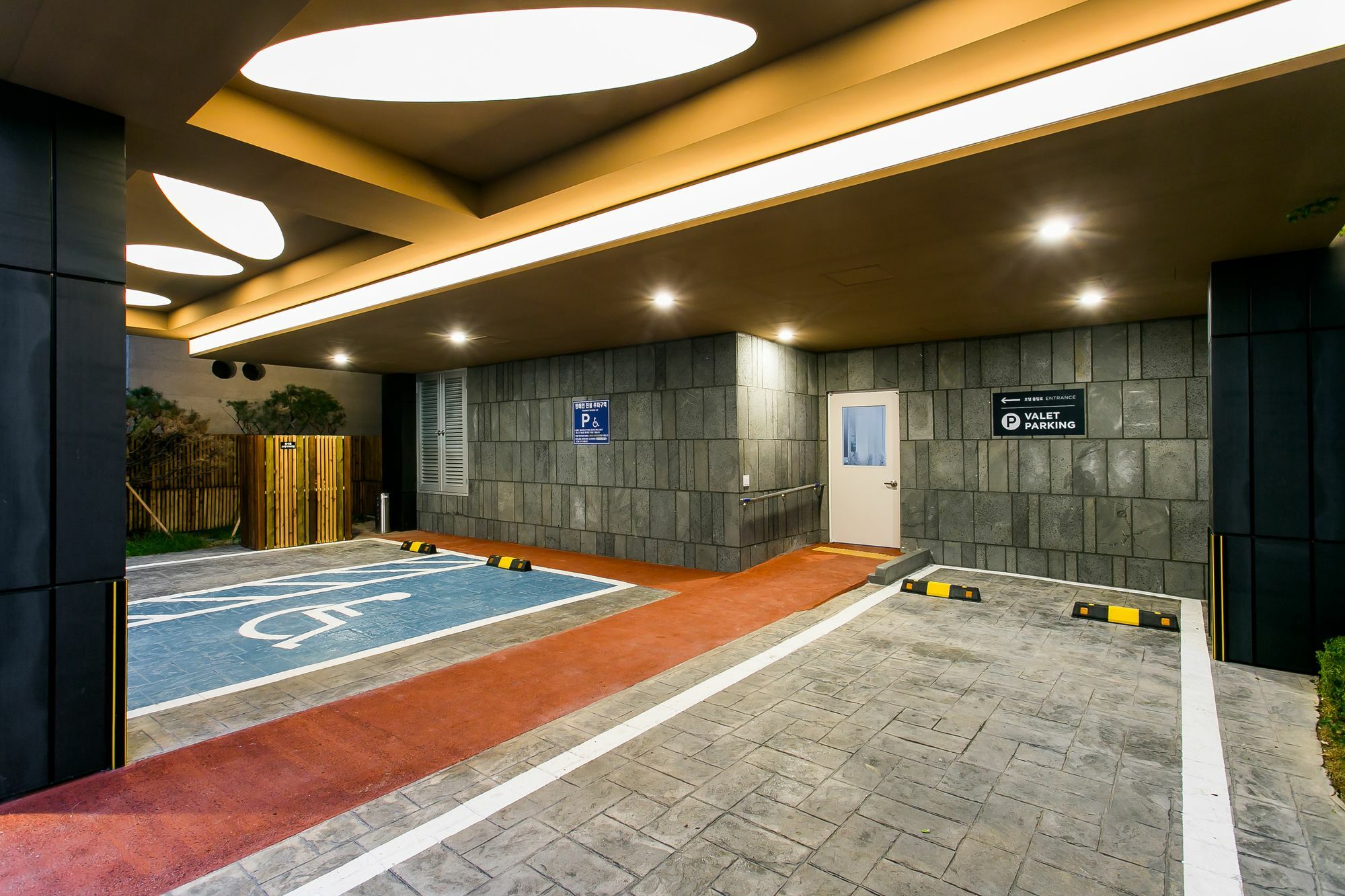 H Avenue Hotel Idae Shinchon Сеул Екстер'єр фото